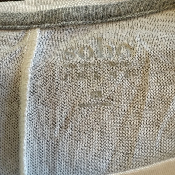 New York & Co Soho NWOT White Tee with Colorful Sequins - Picture 5 of 6